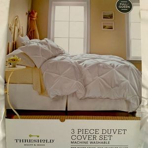 Brand new! Target- Threshold duvet cover & shams